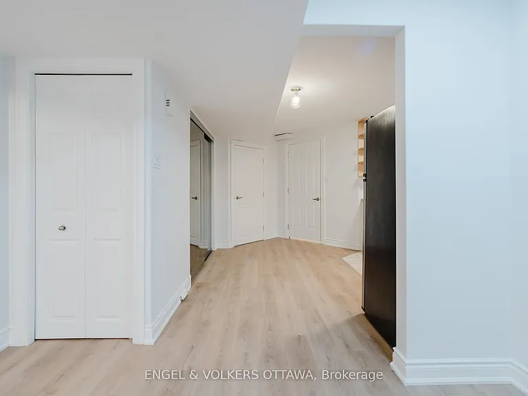 1649 Rosebella Ave #B — Photo 23