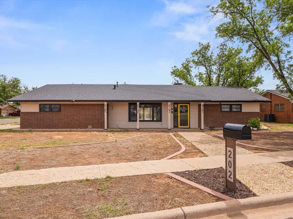 202 Mike St, Levelland, TX 79336