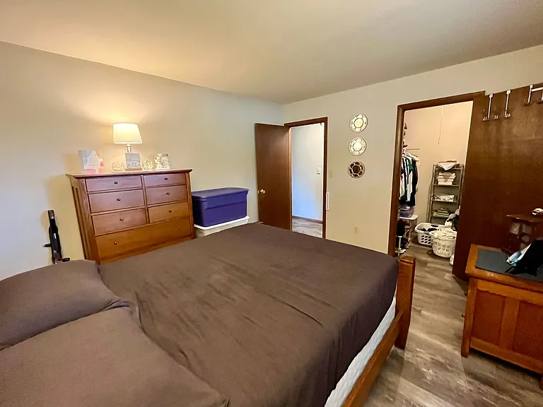 N114W15556 Sylvan Cir — Photo 11