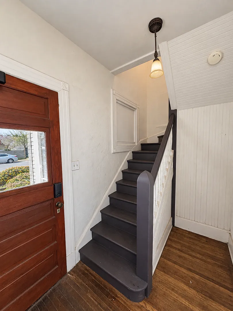 Remodeled Craftsman Style Apartment — Photo 3