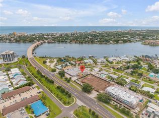 472 N Cswy, New Smyrna Beach, FL 32169