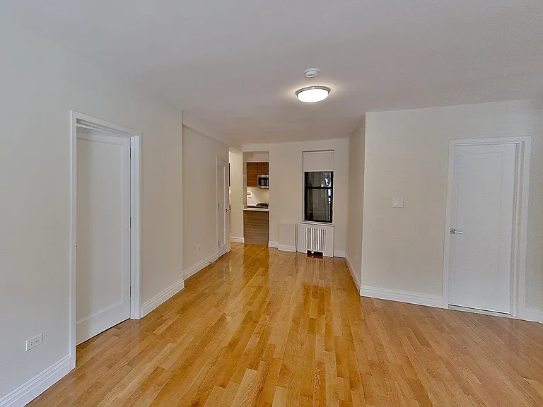 108 W 15th St #2M — Photo 3