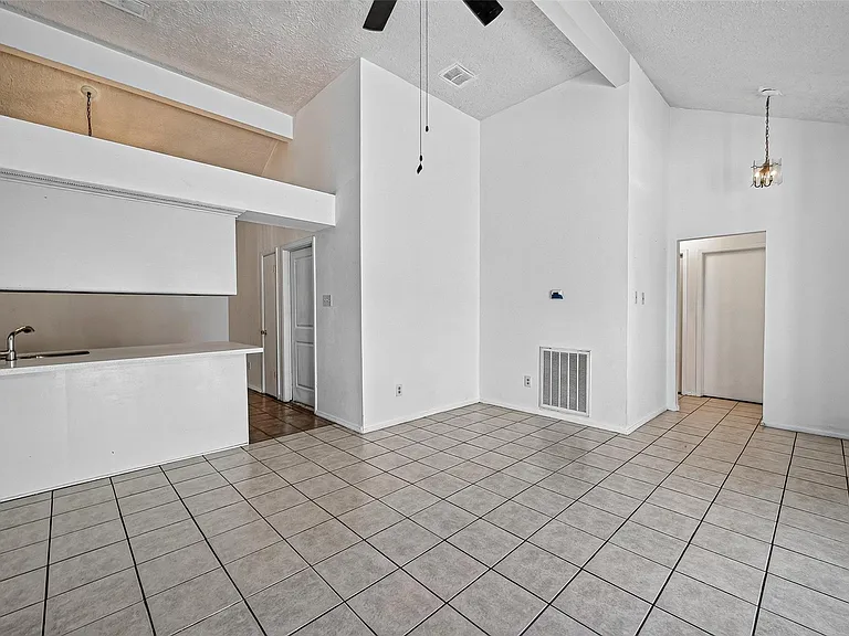 4632 Greenwood Dr — Photo 7