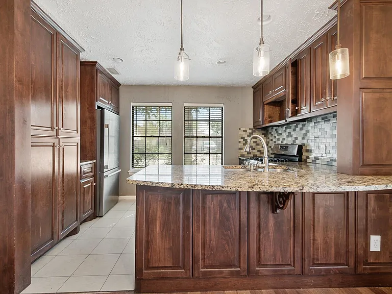 2012 Sandy Knoll Dr — Photo 4