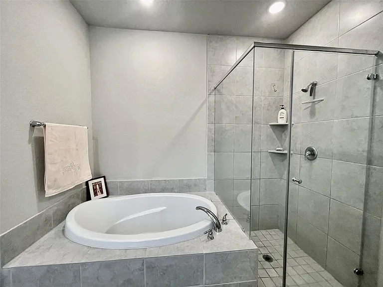 4334 Hemlock Grove Ln — Photo 33