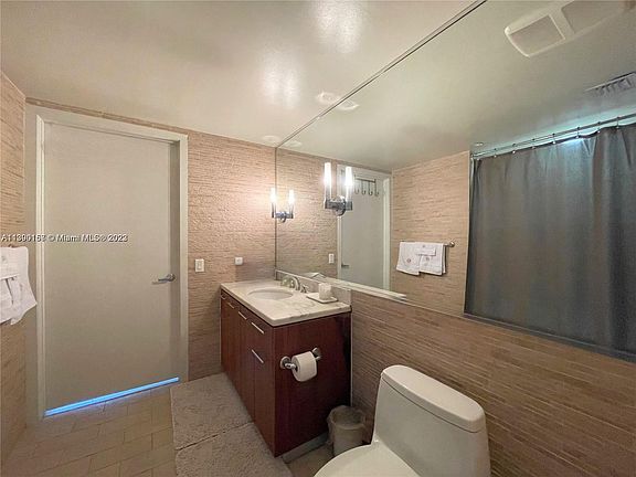 3rd image of 50 Biscayne Blvd APT 502
