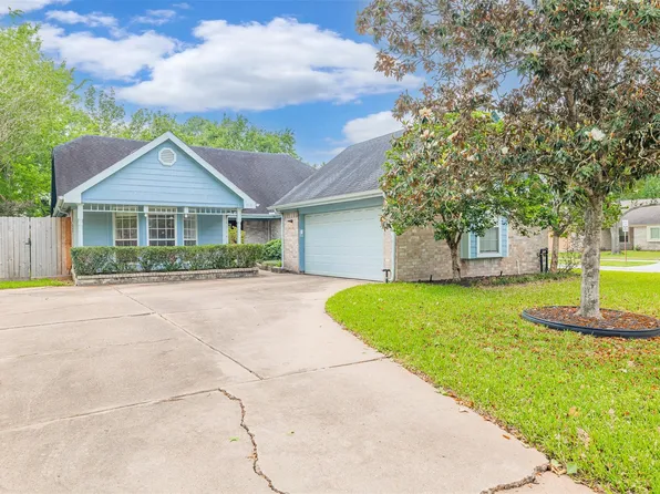 519 E Hillary Cir, Sugar Land, TX 77498