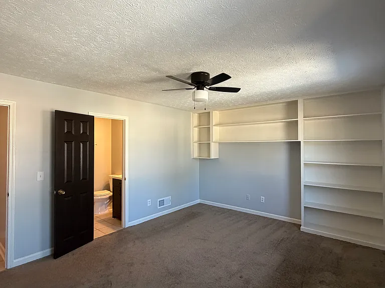 1424 Springleaf Cir SE — Photo 3