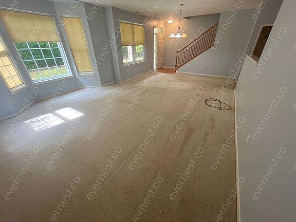 3rd image of 3974 Norwich Dr #5