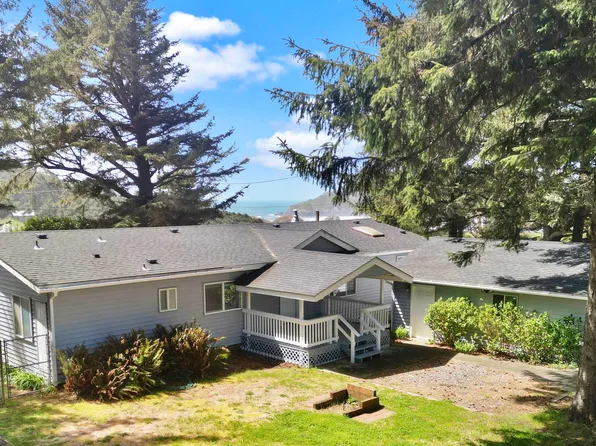 13121 S Indian Rd, Smith River, CA 95567