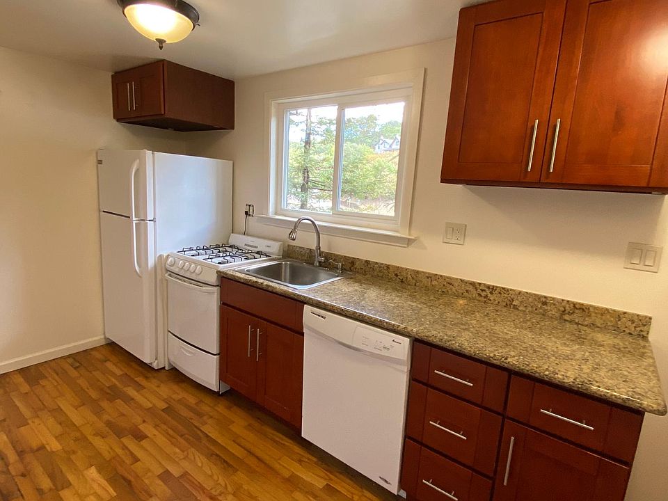 1st image of 23 Park Way #23