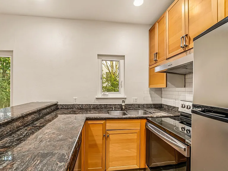 1828 11th Ave #103 — Photo 9