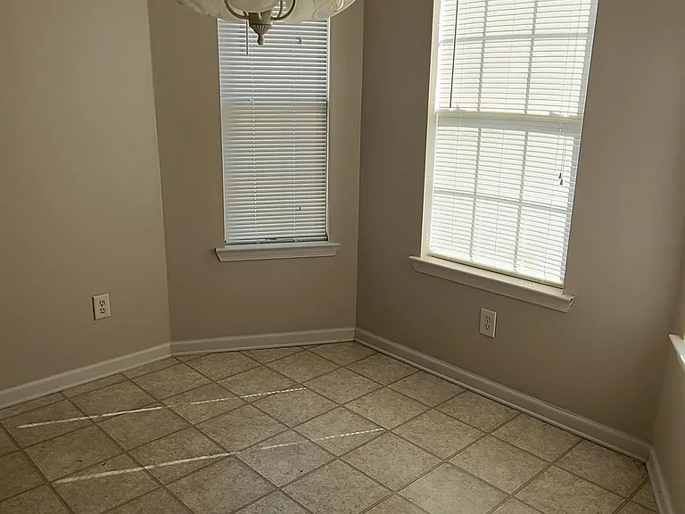 30 Princeton Ct — Photo 7