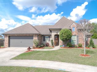 103 Country Park Dr, Youngsville, LA 70592