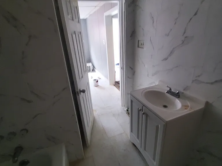 473 Howard St — Photo 9
