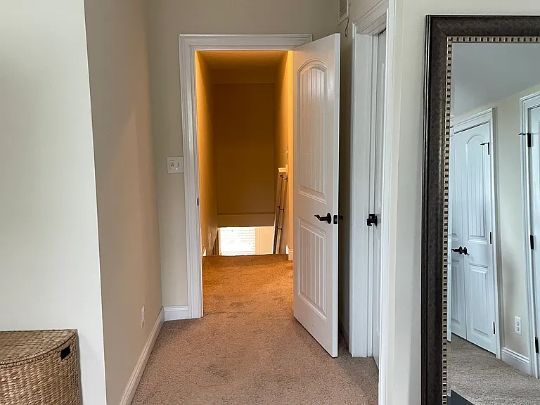 600 Grove St — Photo 8