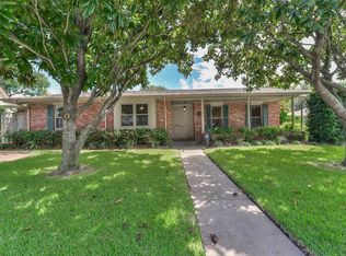 1012 Harbor View Dr, Galveston, TX 77550