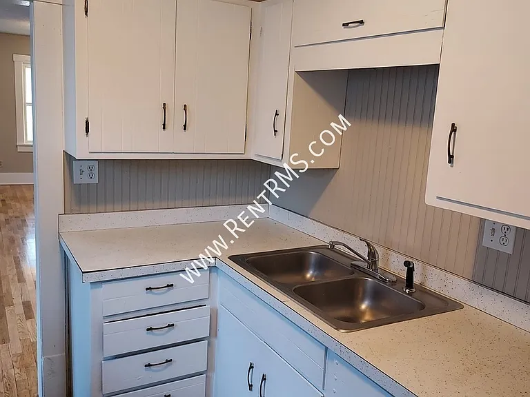 420 SW Lincoln St — Photo 7