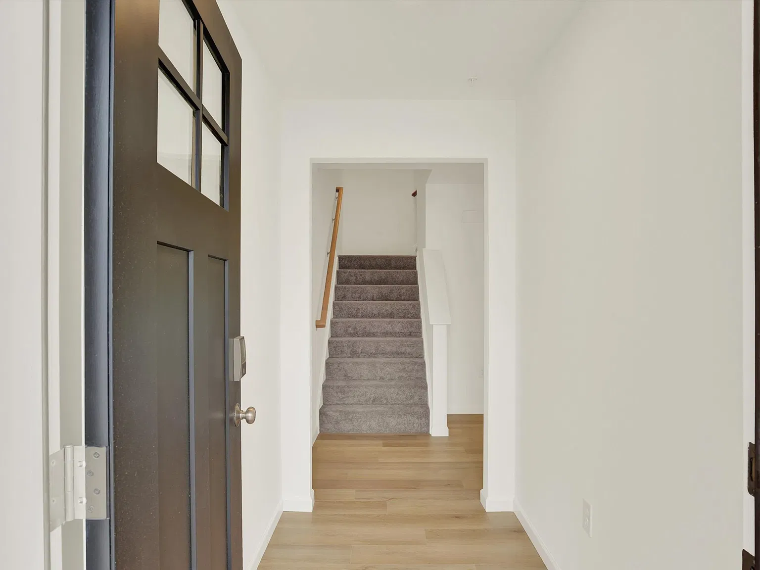 3 bed, 2.5 bath, 1947 sqft, $2,250 — Photo 3