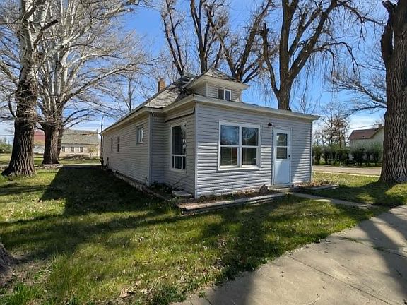4th image of 203 Nolan Ave W