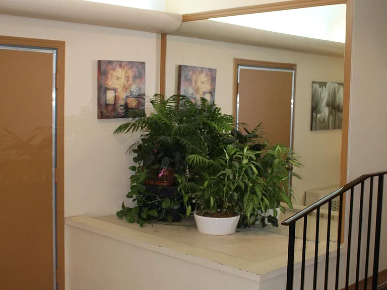 Kennilworth Apartments — Photo 20