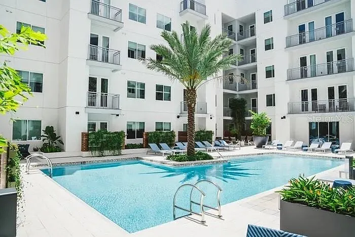 2 bed, 2.0 bath, 1128 sqft, $2,450 — Photo 3