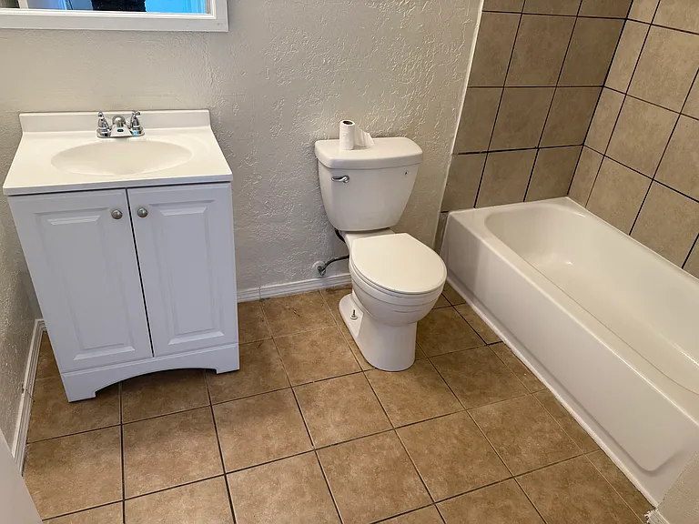 3401 Lafayette Dr NE #A — Photo 6