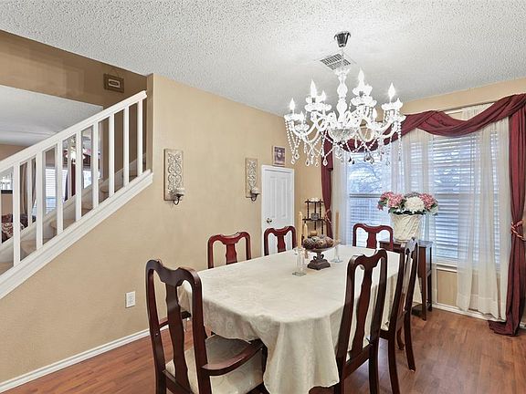 4th image of 301 Canyon Oak Ct