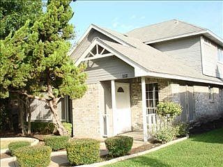 2nd image of 3201 Sara Dr