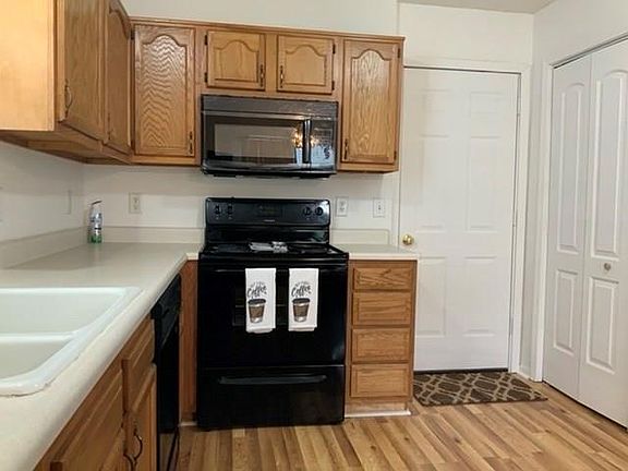 4th image of 4257 Village Bend Dr