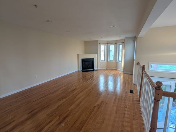28 John Hancock Dr #28