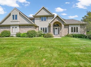 1584 Ravine Dr, Green Bay, WI 54313