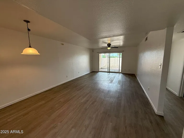 708 E Colgate Dr — Photo 8
