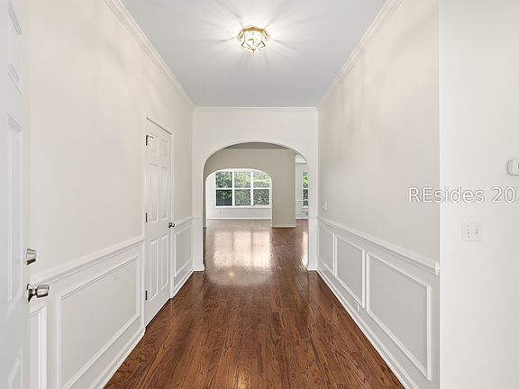 3rd image of 14 Trotters Circle