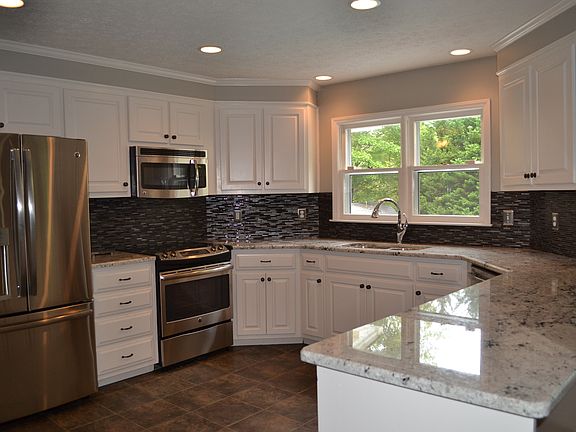 4th image of 115 Pepper Ln