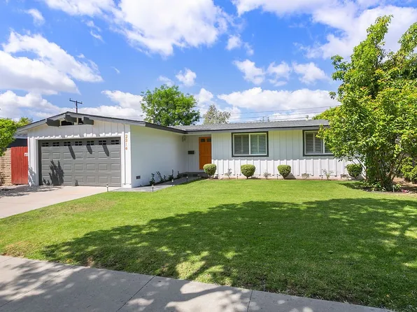 2214 N Spruce St, Santa Ana, CA 92706