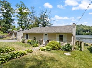 81 S Shore Dr, Sussex, NJ 07461