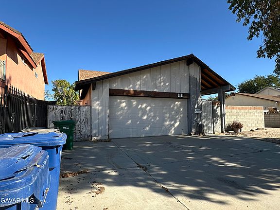 4th image of 1111 Caperton St
