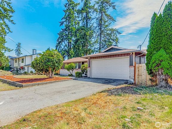 3rd image of 17109 20th Avenue E