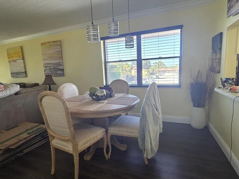 5975 Forest Hill Blvd — Photo 7
