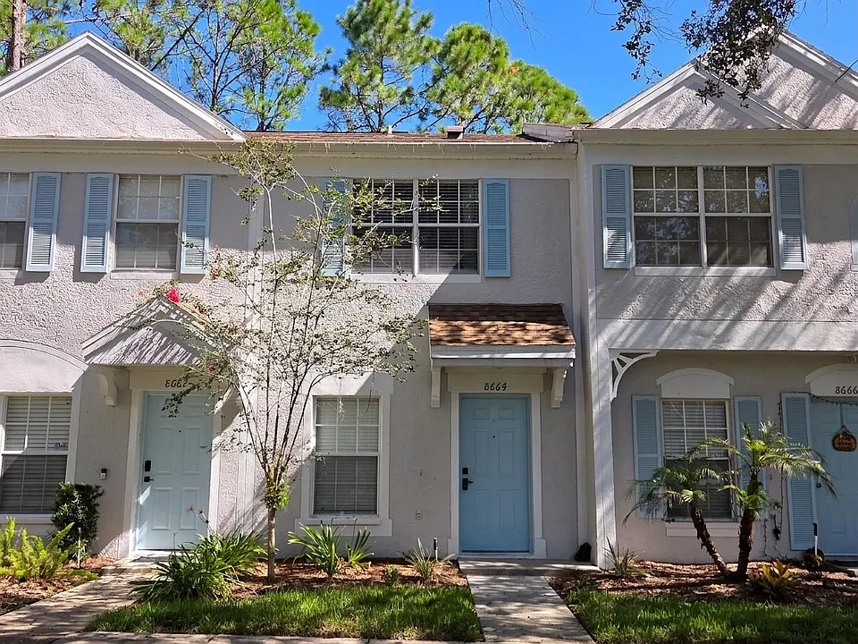 8664 Hunters Key Cir