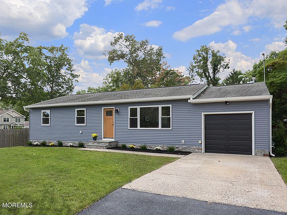 3rd image of 1703 Whitcomb Road