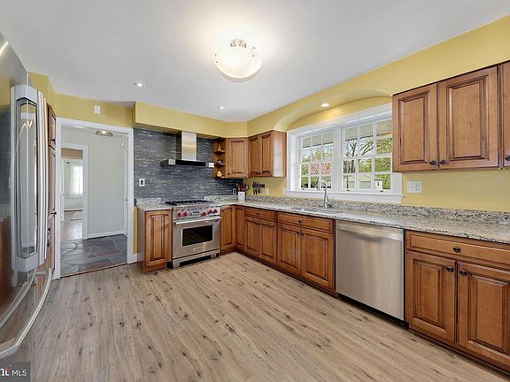 5th image of 9624 Hawick Ln