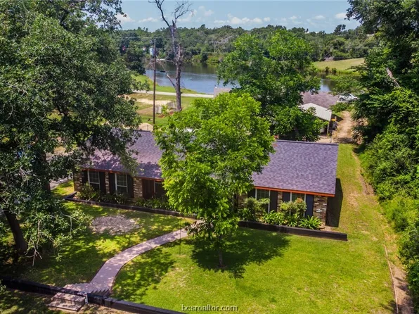 64 Post Oak, Hilltop Lakes, TX 77871