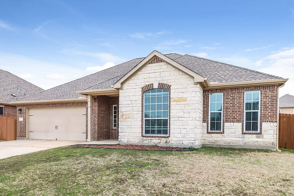 3 bed, 2.0 bath, 1651 sqft, $2,190 — Photo 3
