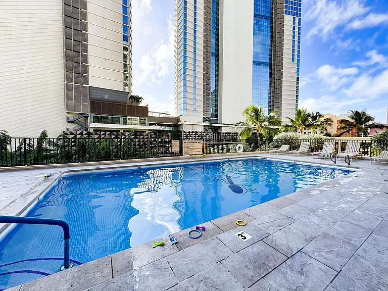 2140 Kuhio Ave #1706 — Photo 13