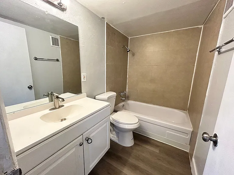 575 S Royal Crest Cir #8 — Photo 8