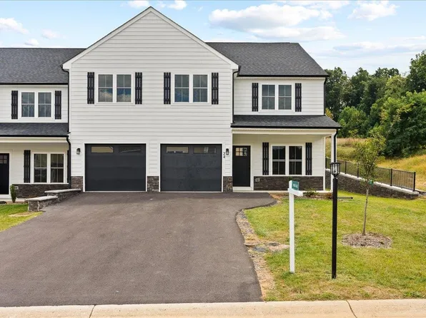 24 Ashwood Ln, Staunton, VA 24401