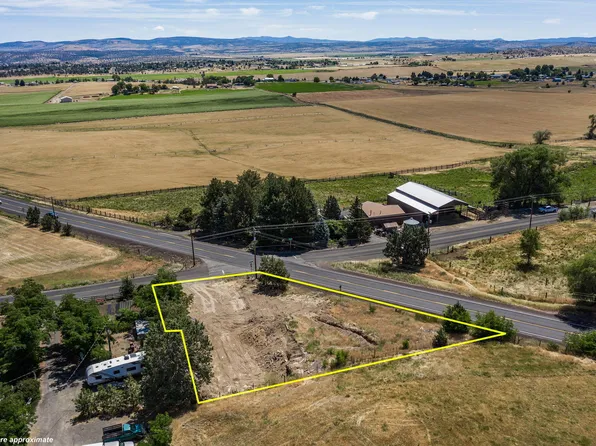 2350 SW Bear Dr, Madras, OR 97741