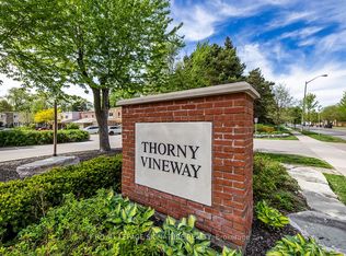 106 Thorny Vineway, Toronto, ON M2J 4J5